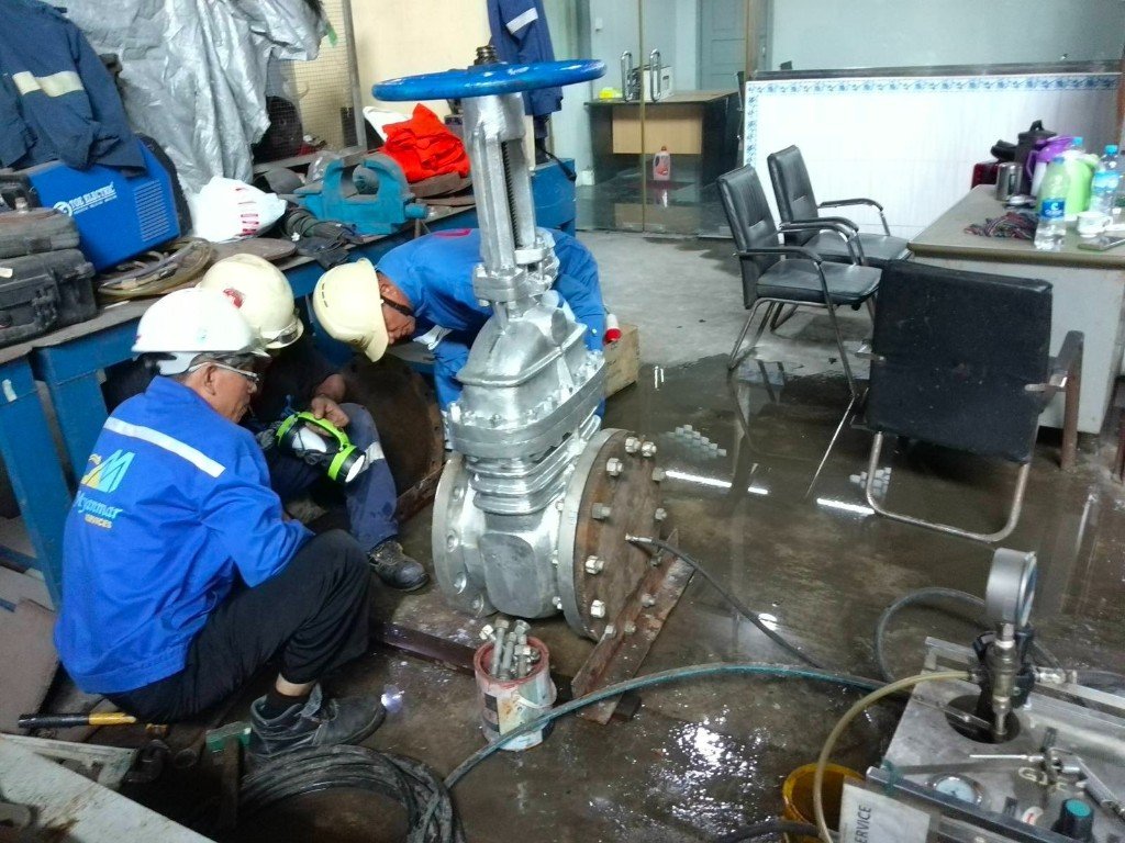 Manual valve testing and inspection at Max Terminal